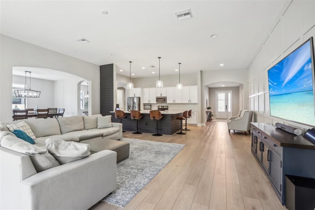 Active With Contract: $635,000 (4 beds, 3 baths, 2902 Square Feet)