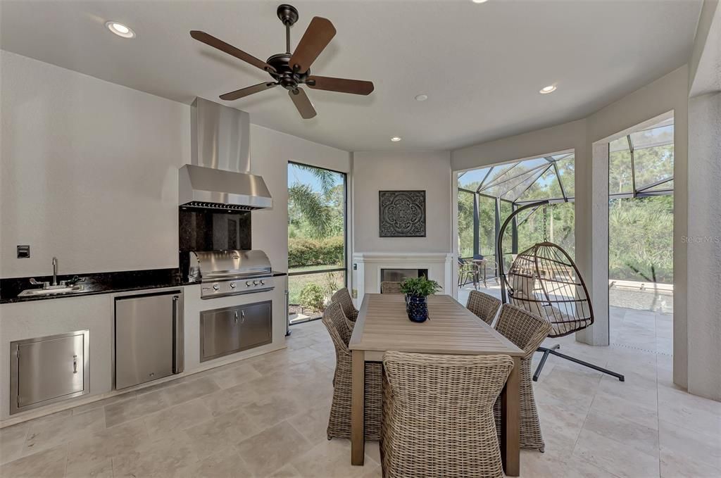 Active With Contract: $1,395,000 (3 beds, 3 baths, 3071 Square Feet)