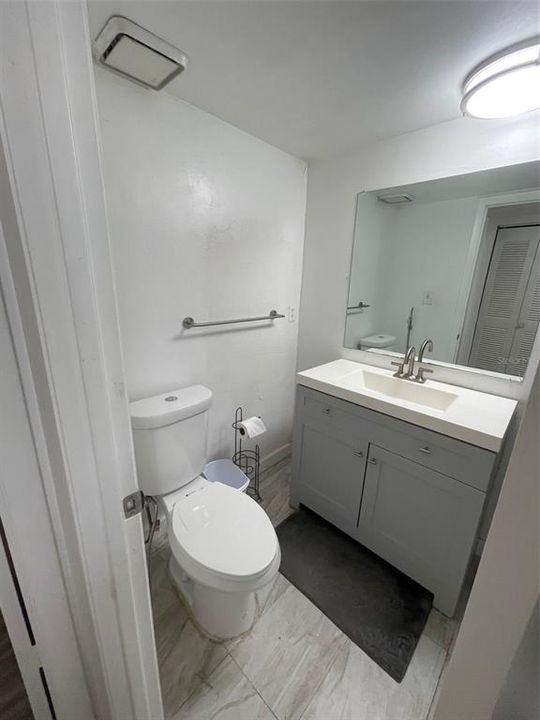 Active With Contract: $108,900 (2 beds, 2 baths, 1226 Square Feet)