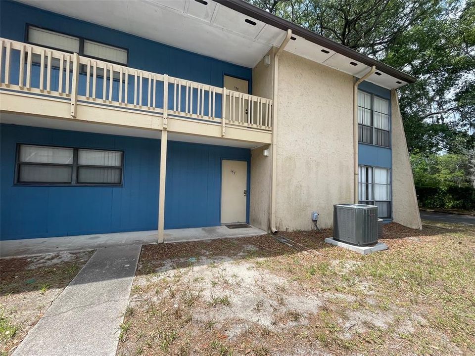 Active With Contract: $108,900 (2 beds, 2 baths, 1226 Square Feet)