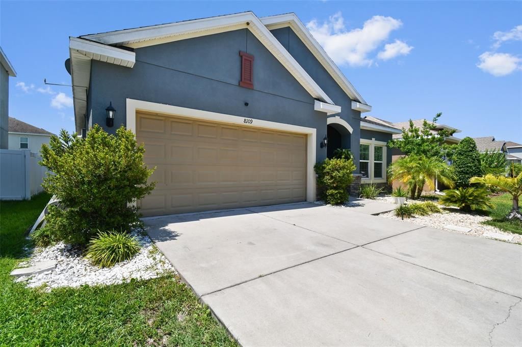 Active With Contract: $464,900 (4 beds, 2 baths, 1897 Square Feet)