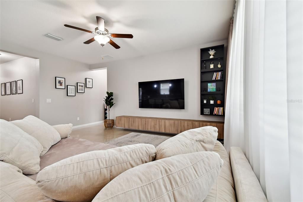 Active With Contract: $464,900 (4 beds, 2 baths, 1897 Square Feet)