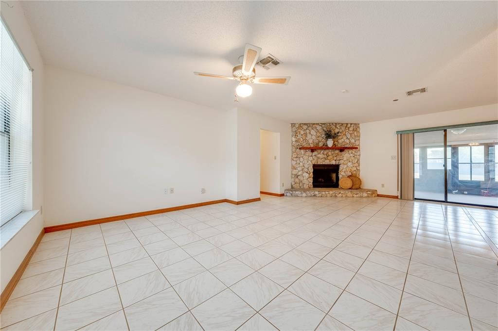 For Sale: $449,900 (3 beds, 2 baths, 1807 Square Feet)