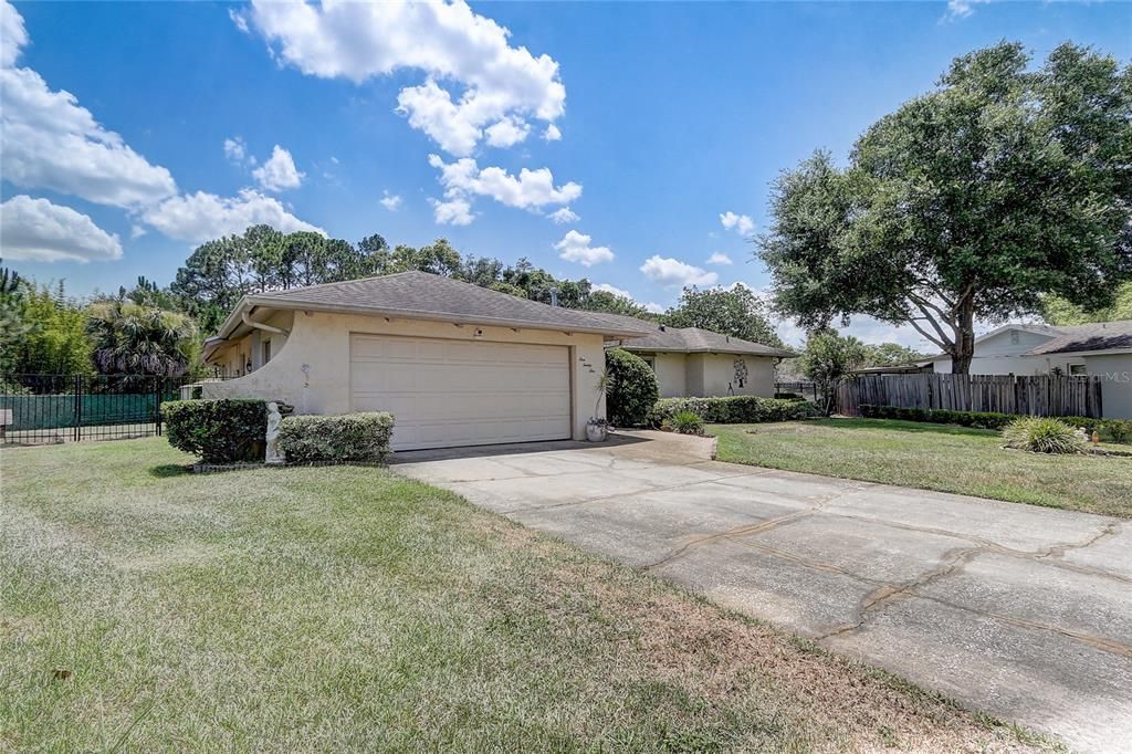 Active With Contract: $450,000 (3 beds, 2 baths, 1624 Square Feet)