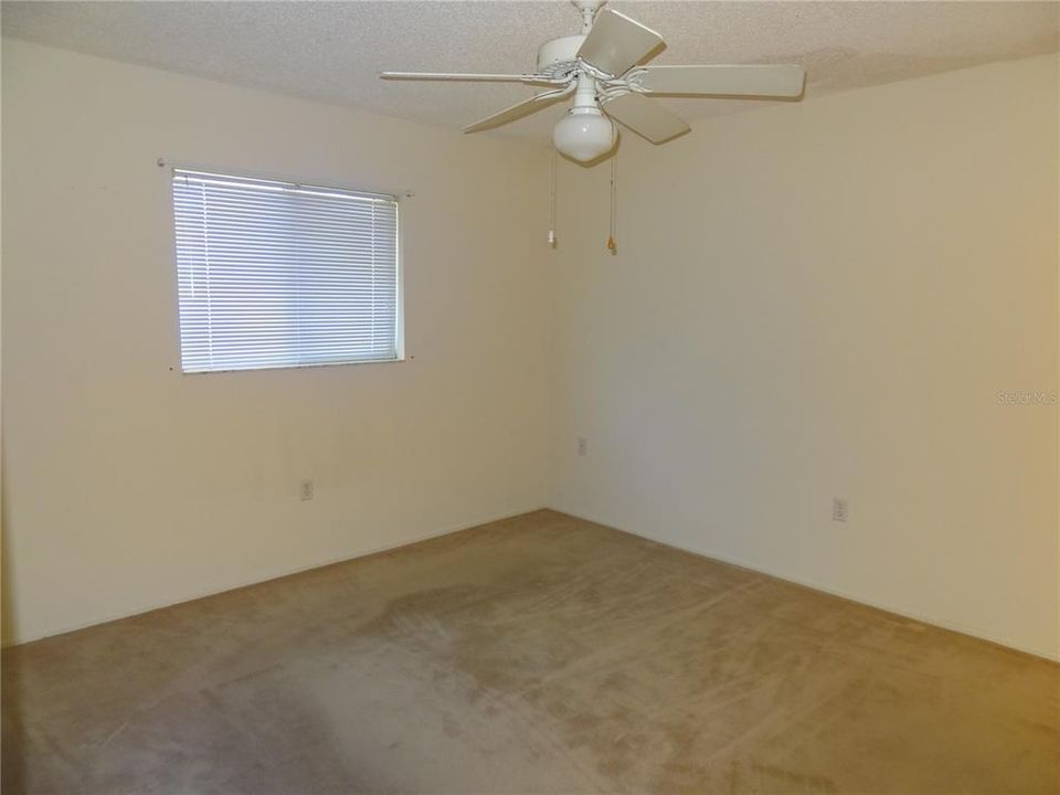 For Sale: $149,900 (2 beds, 2 baths, 1029 Square Feet)