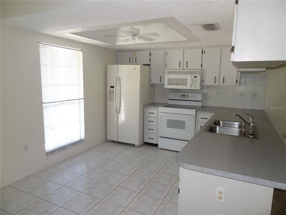 For Sale: $149,900 (2 beds, 2 baths, 1029 Square Feet)