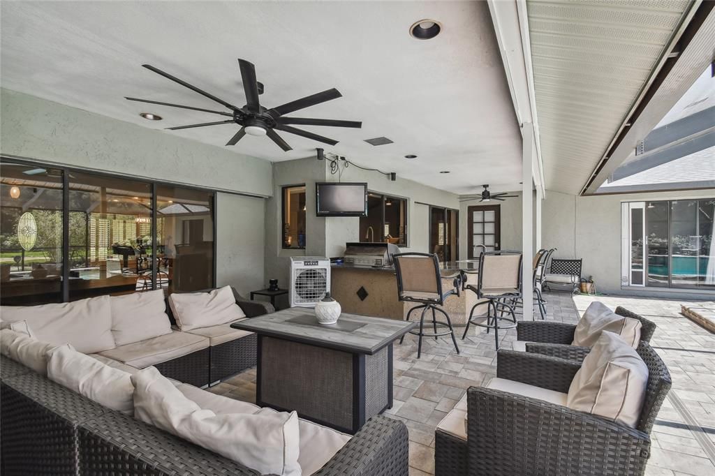 Active With Contract: $950,000 (4 beds, 3 baths, 3384 Square Feet)