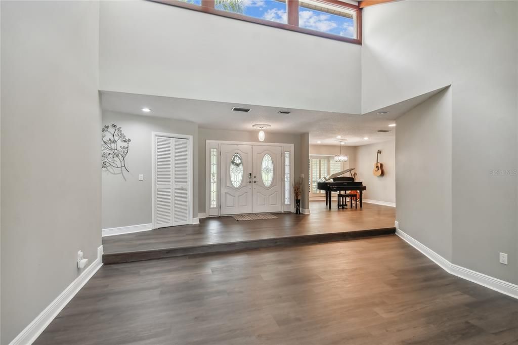 Active With Contract: $950,000 (4 beds, 3 baths, 3384 Square Feet)