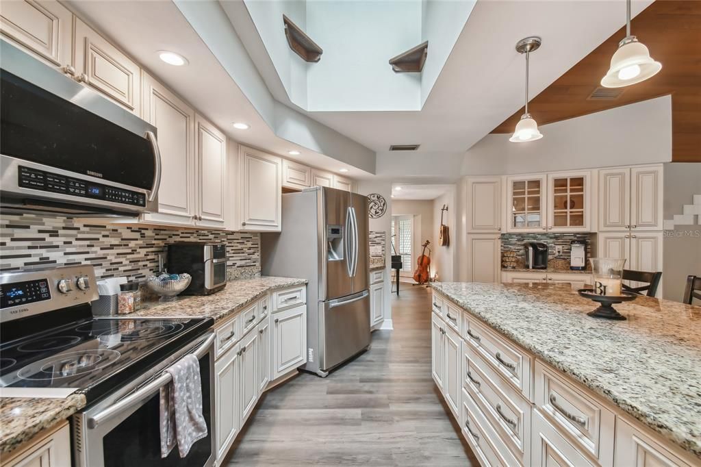 Active With Contract: $950,000 (4 beds, 3 baths, 3384 Square Feet)