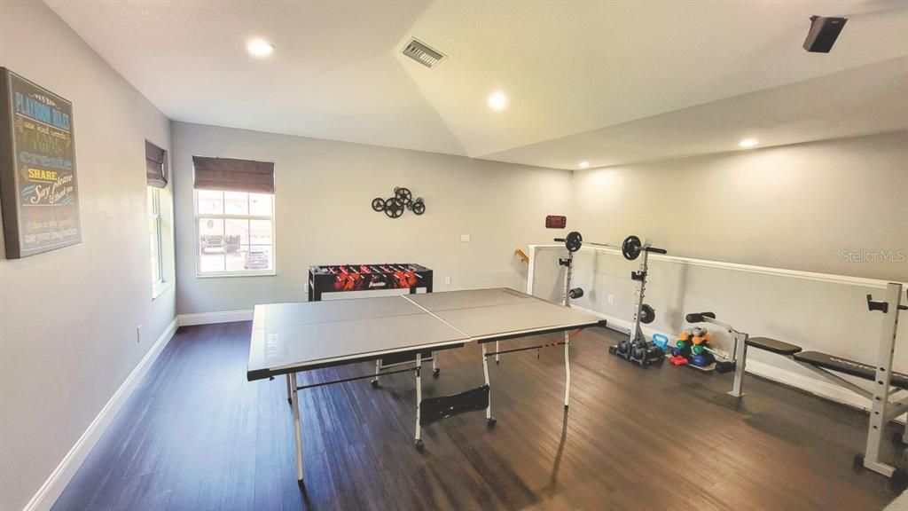 Active With Contract: $895,000 (4 beds, 3 baths, 3318 Square Feet)