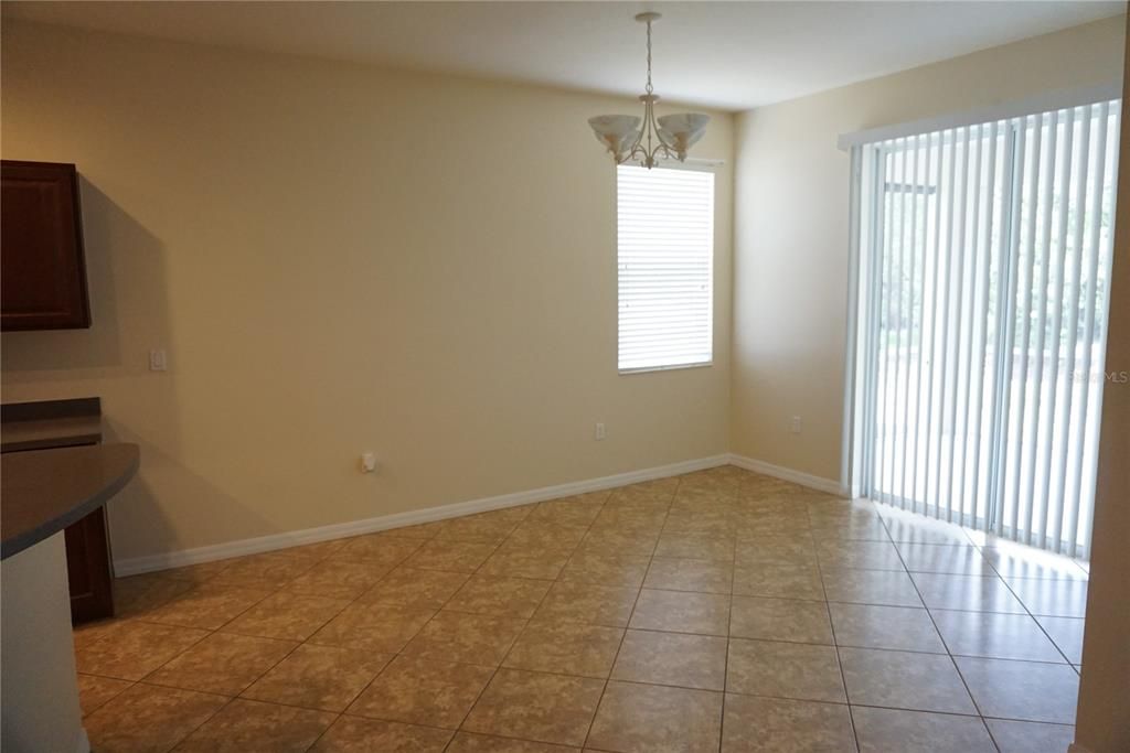 For Rent: $2,400 (3 beds, 2 baths, 1996 Square Feet)