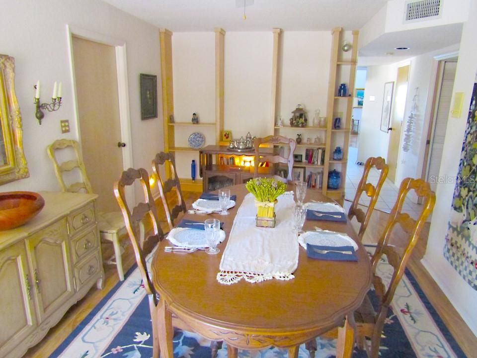 En Venta: $899,999 (2 camas, 3 baños, 2168 Pies cuadrados)