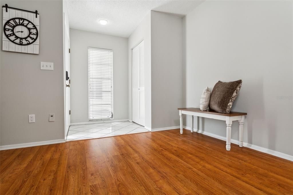 Active With Contract: $139,000 (1 beds, 1 baths, 814 Square Feet)