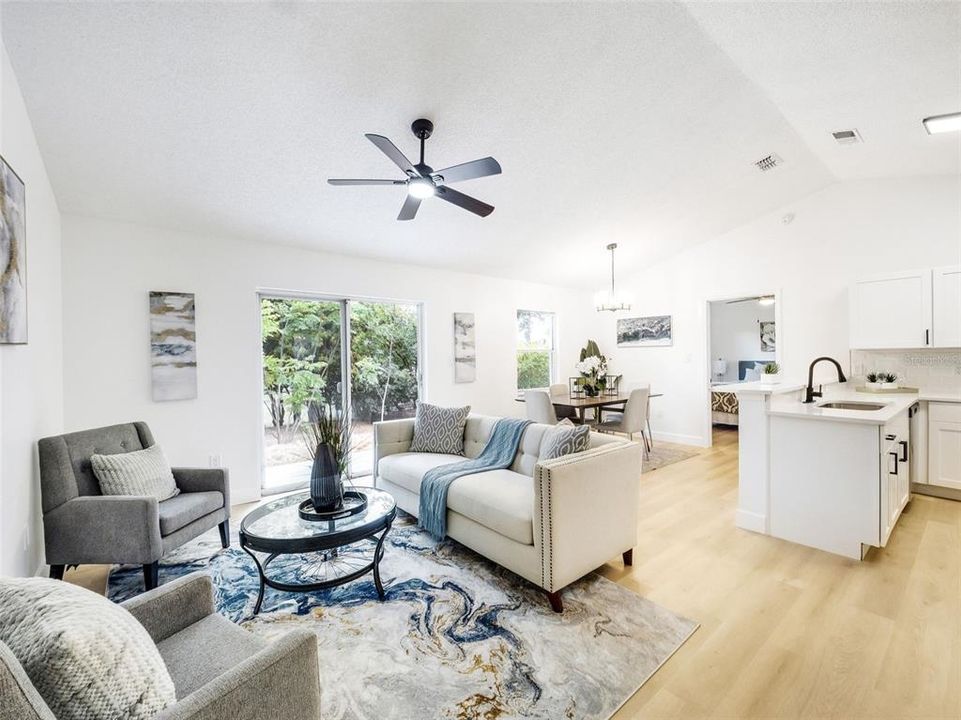 Active With Contract: $354,990 (3 beds, 2 baths, 1189 Square Feet)