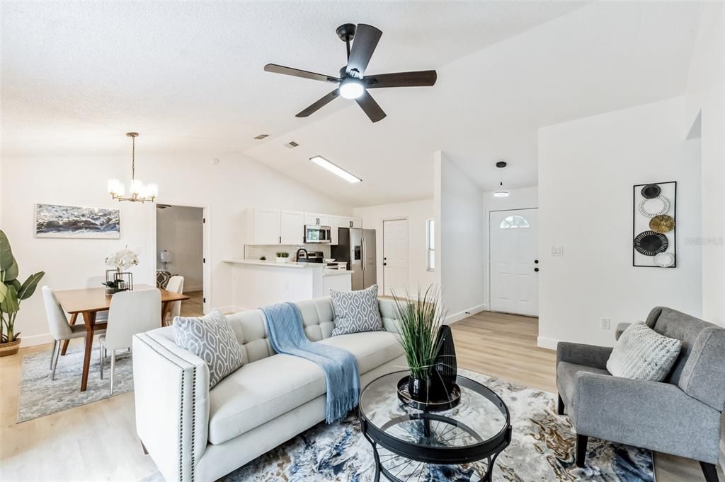 Active With Contract: $354,990 (3 beds, 2 baths, 1189 Square Feet)