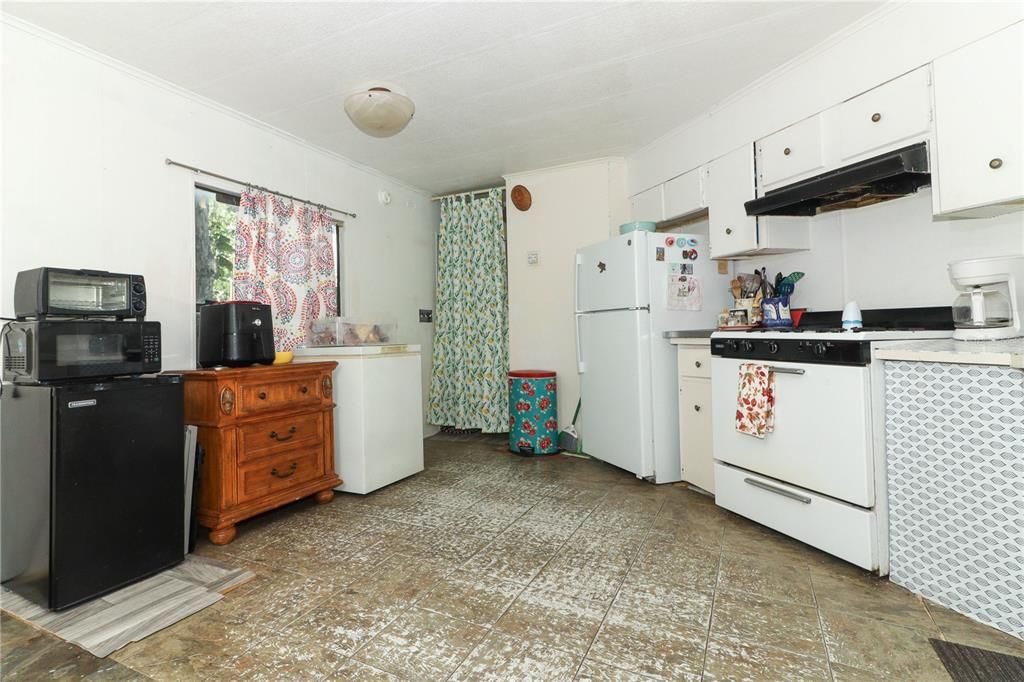 For Sale: $80,000 (2 beds, 2 baths, 1014 Square Feet)