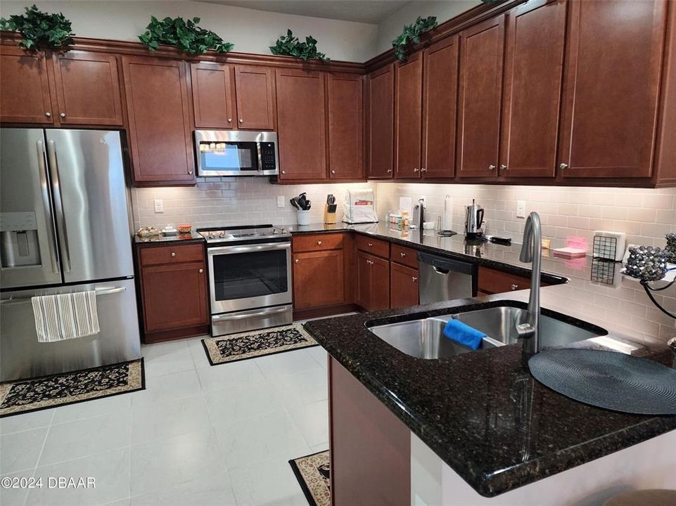 For Sale: $389,000 (2 beds, 2 baths, 1510 Square Feet)