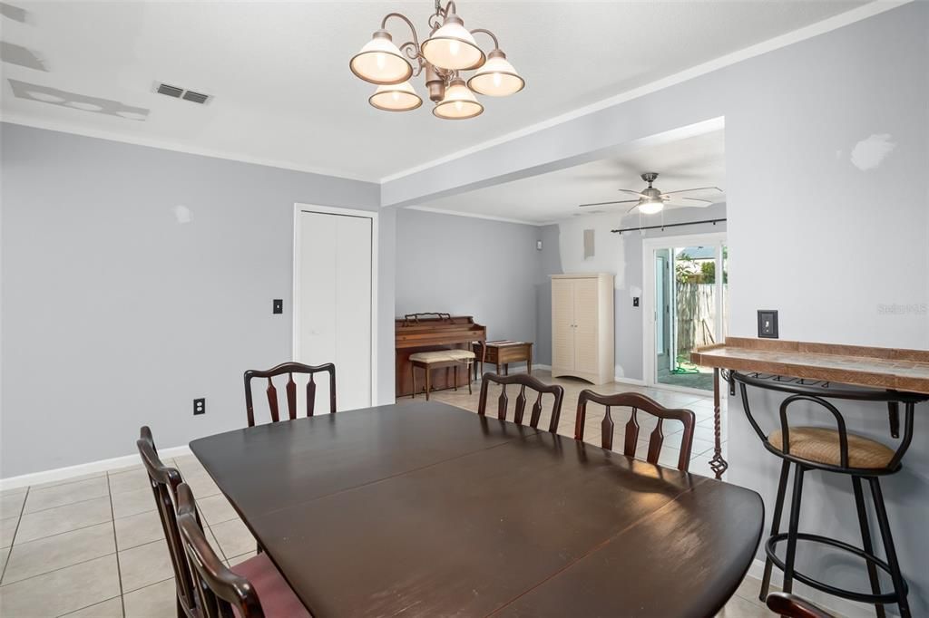 Active With Contract: $285,000 (3 beds, 2 baths, 1344 Square Feet)