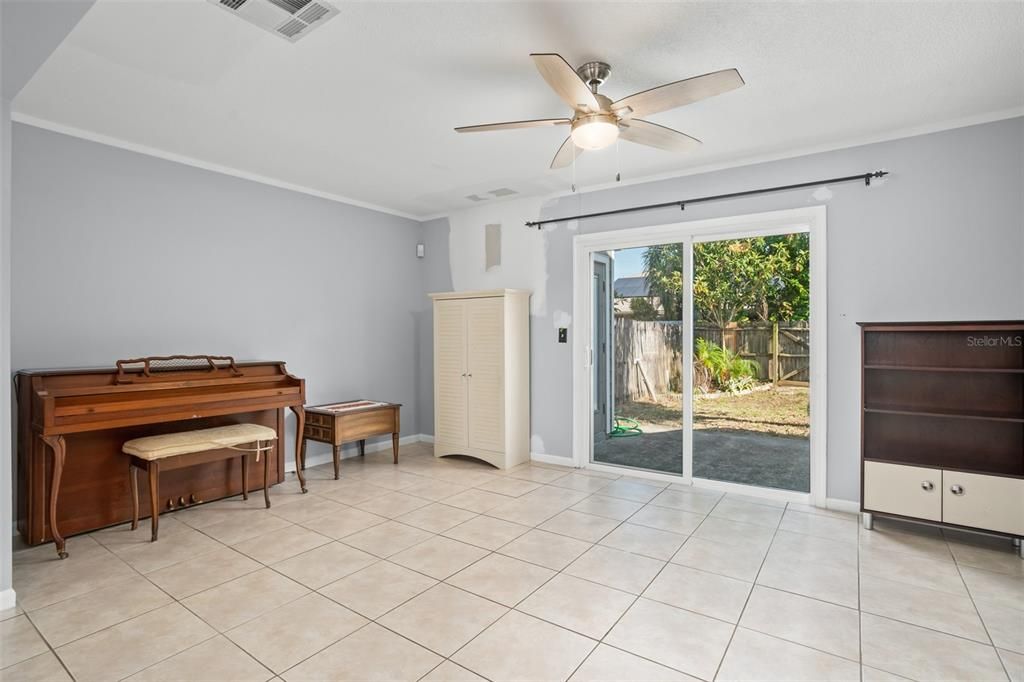 Active With Contract: $285,000 (3 beds, 2 baths, 1344 Square Feet)