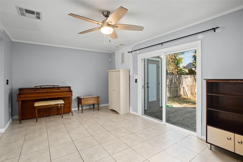 Active With Contract: $285,000 (3 beds, 2 baths, 1344 Square Feet)