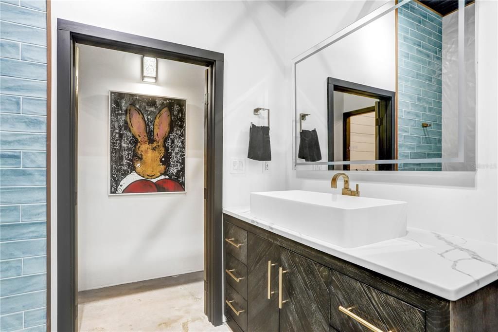 最近售出: $625,000 (1 贝兹, 1 浴室, 1080 平方英尺)