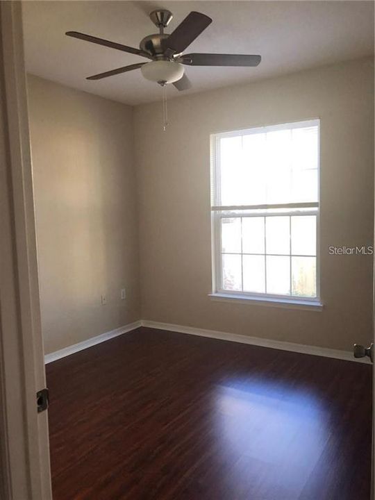 Active With Contract: $1,695 (2 beds, 2 baths, 1045 Square Feet)