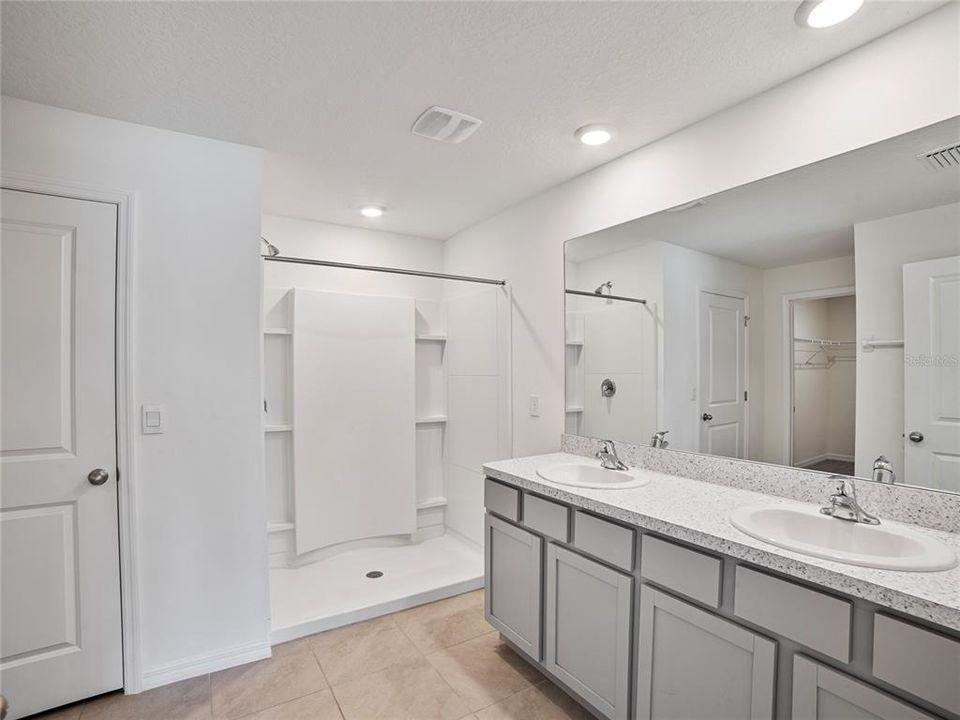 Active With Contract: $335,000 (4 beds, 2 baths, 1846 Square Feet)