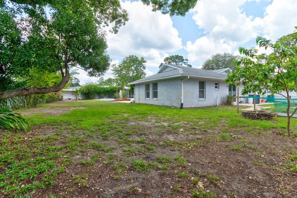 Active With Contract: $584,900 (3 beds, 2 baths, 1776 Square Feet)