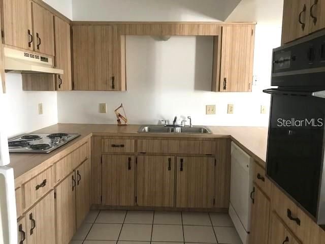 For Rent: $1,095 (1 beds, 1 baths, 672 Square Feet)