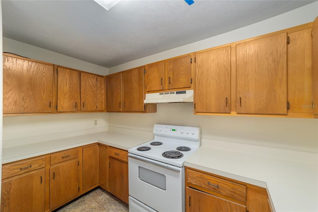 For Sale: $174,900 (2 beds, 2 baths, 1133 Square Feet)