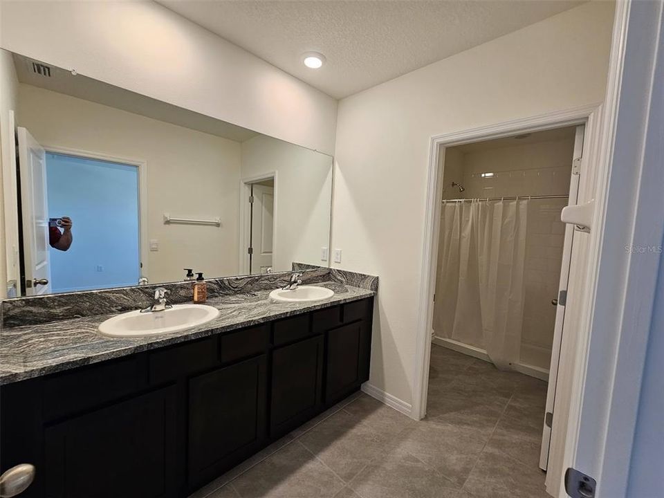 For Rent: $2,350 (3 beds, 2 baths, 1758 Square Feet)