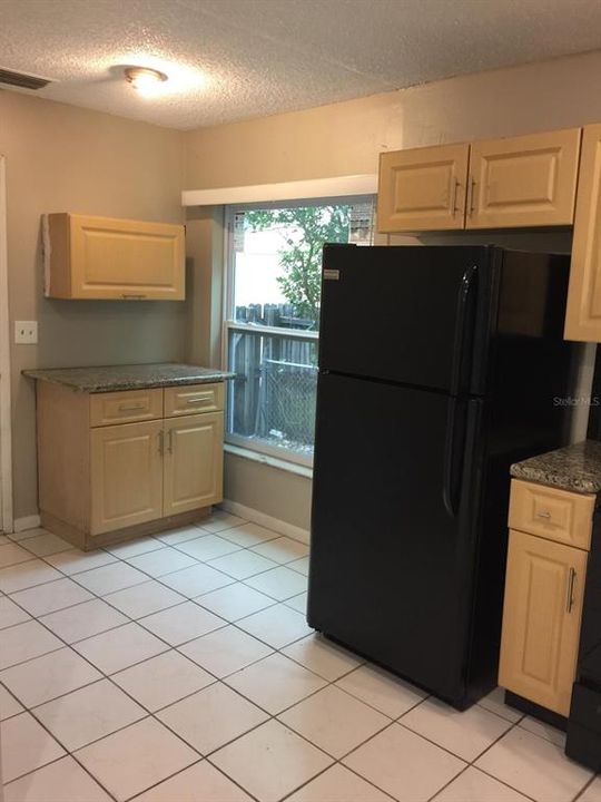 For Rent: $2,095 (3 beds, 2 baths, 1164 Square Feet)