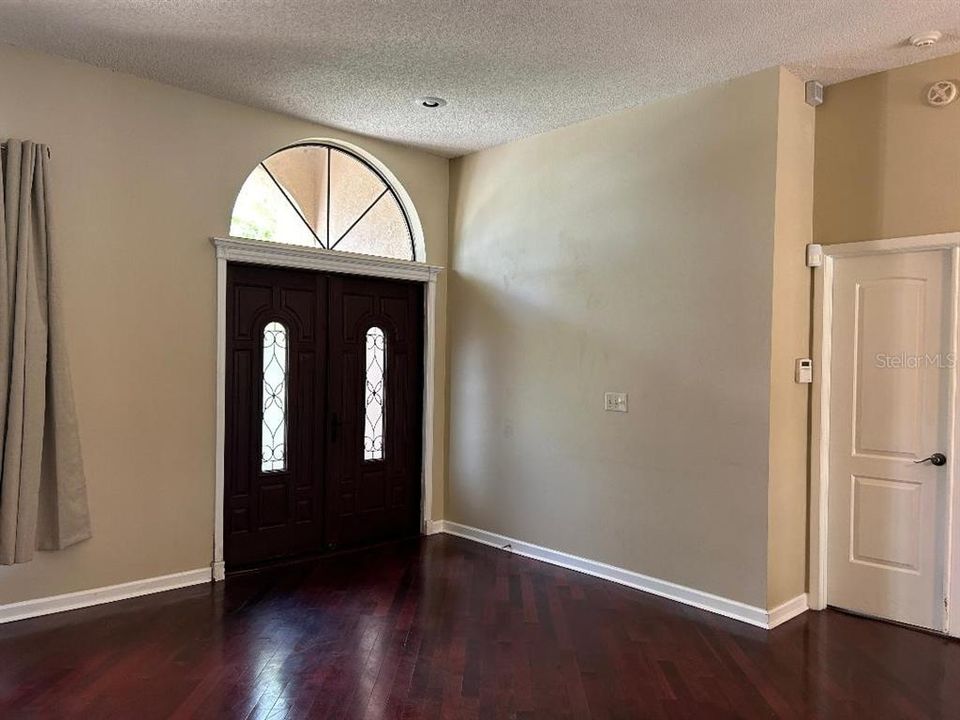 For Rent: $3,600 (4 beds, 2 baths, 2242 Square Feet)