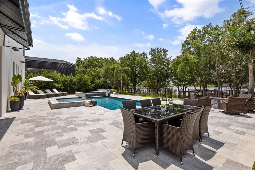 For Sale: $2,850,000 (5 beds, 5 baths, 5673 Square Feet)