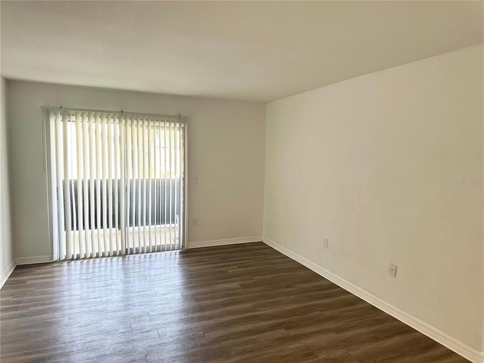 For Rent: $1,550 (2 beds, 1 baths, 826 Square Feet)