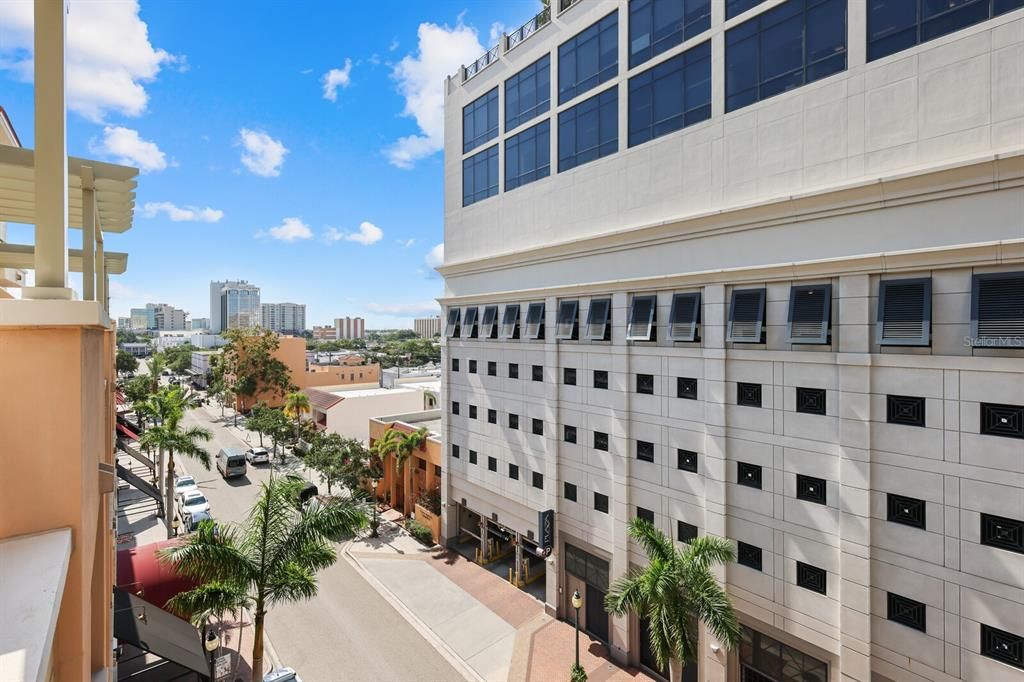 For Sale: $1,585,000 (3 beds, 2 baths, 2273 Square Feet)