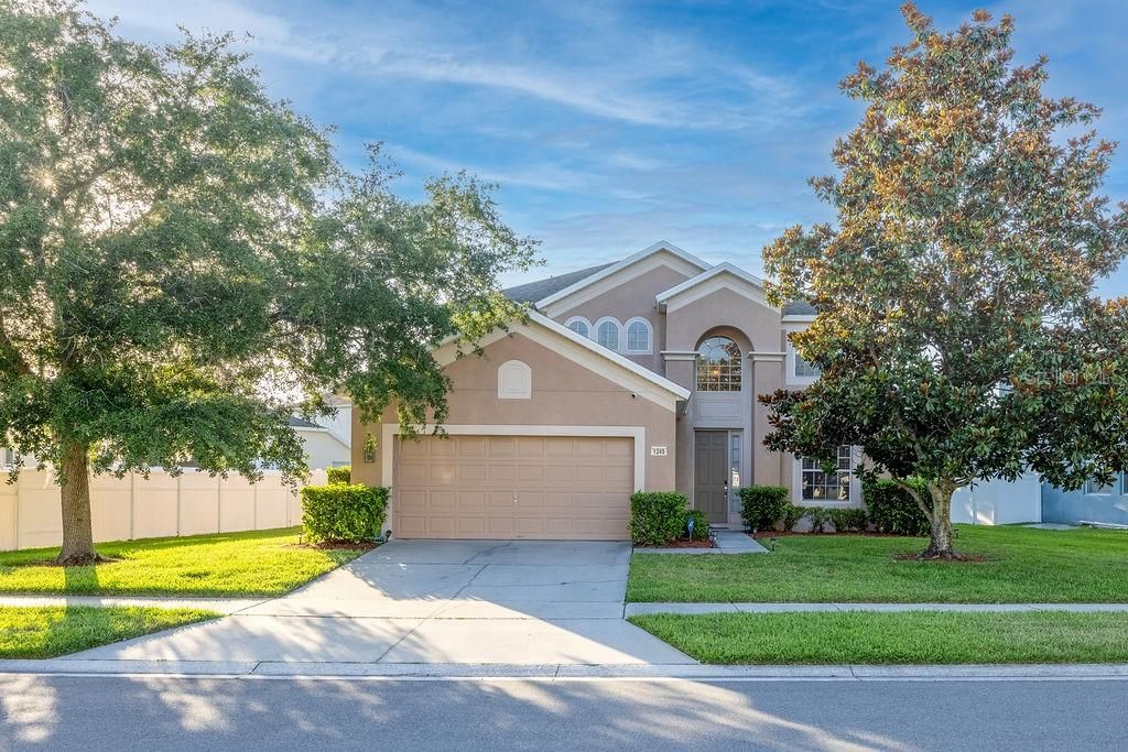Active With Contract: $499,900 (4 beds, 2 baths, 2249 Square Feet)