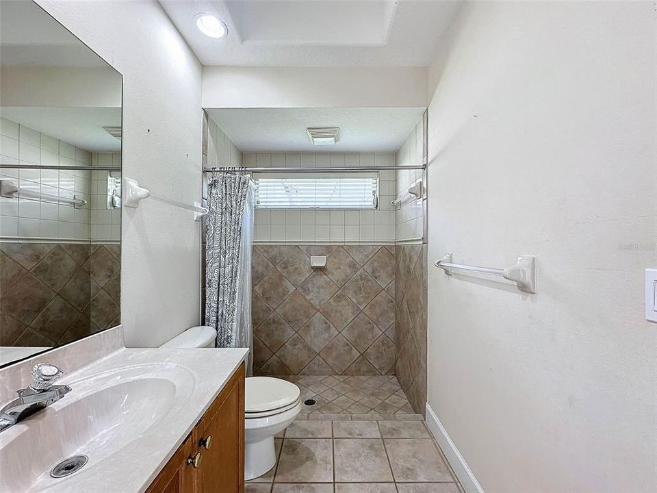 En Venta: $699,900 (4 camas, 3 baños, 2762 Pies cuadrados)