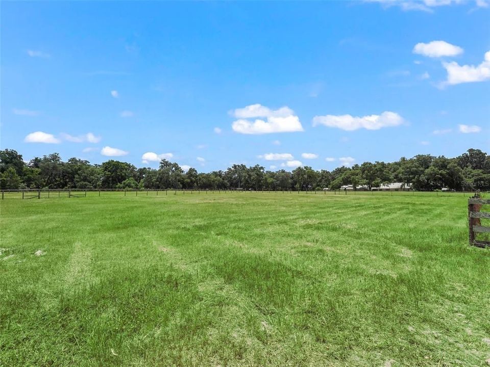 For Sale: $895,000 (3 beds, 2 baths, 2040 Square Feet)