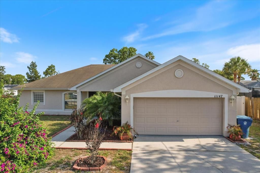 Active With Contract: $349,900 (3 beds, 2 baths, 2035 Square Feet)