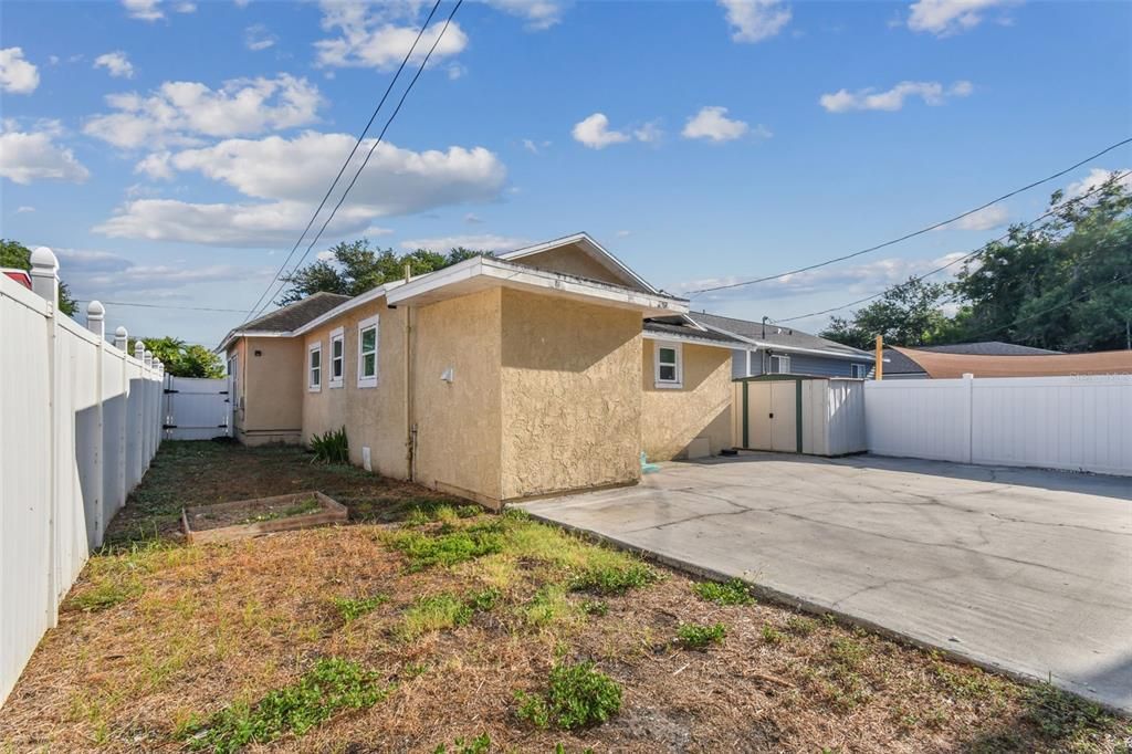 Recently Rented: $2,350 (3 beds, 2 baths, 1073 Square Feet)