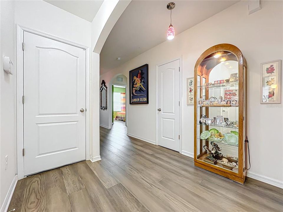 For Sale: $499,000 (4 beds, 2 baths, 1841 Square Feet)