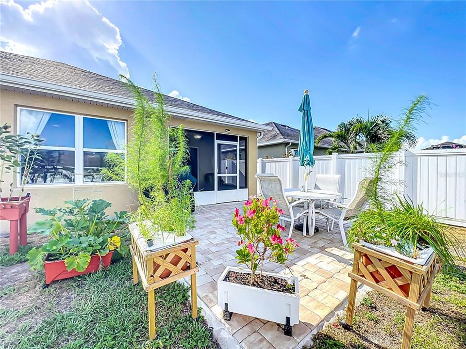 For Sale: $499,000 (4 beds, 2 baths, 1841 Square Feet)