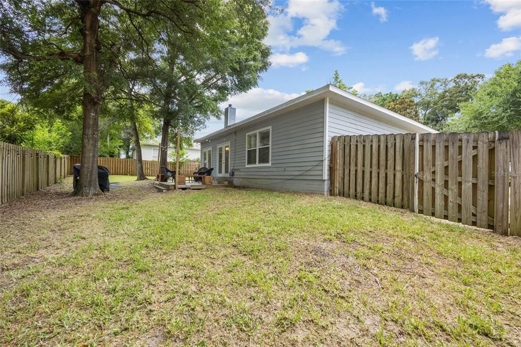 Active With Contract: $389,900 (3 beds, 2 baths, 1805 Square Feet)