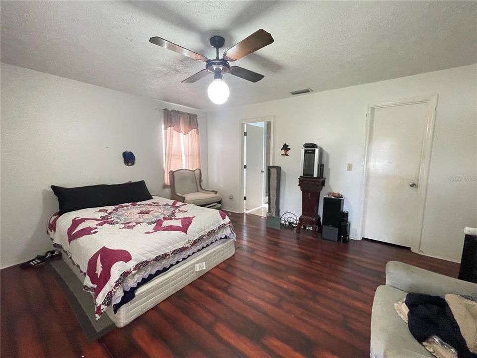 For Sale: $250,000 (3 beds, 2 baths, 1997 Square Feet)