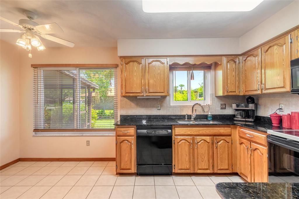 For Sale: $329,000 (2 beds, 2 baths, 1362 Square Feet)