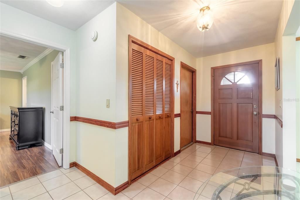 For Sale: $329,000 (2 beds, 2 baths, 1362 Square Feet)