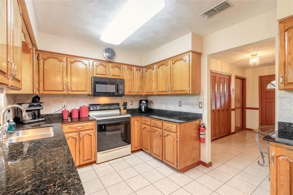 For Sale: $329,000 (2 beds, 2 baths, 1362 Square Feet)