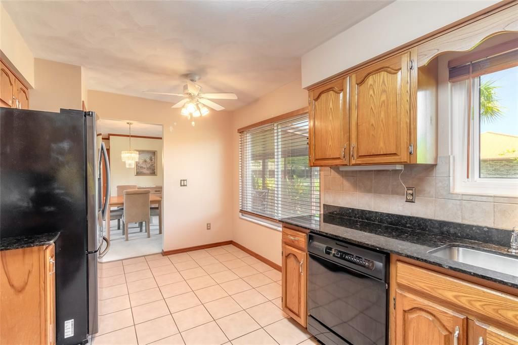 For Sale: $329,000 (2 beds, 2 baths, 1362 Square Feet)