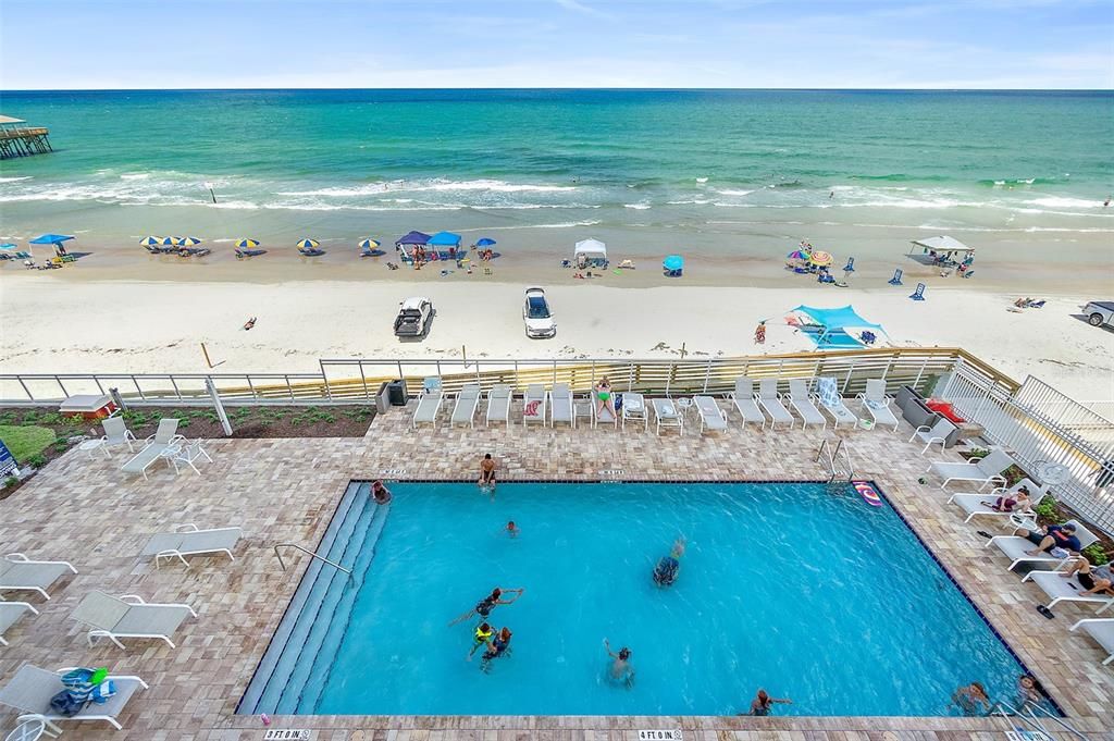 Oceanfront pool